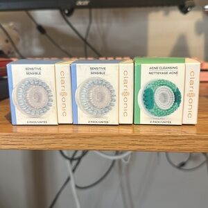 clarisonic brush head 4 heads total.